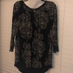 Beautiful mid sleeve dress shirt!